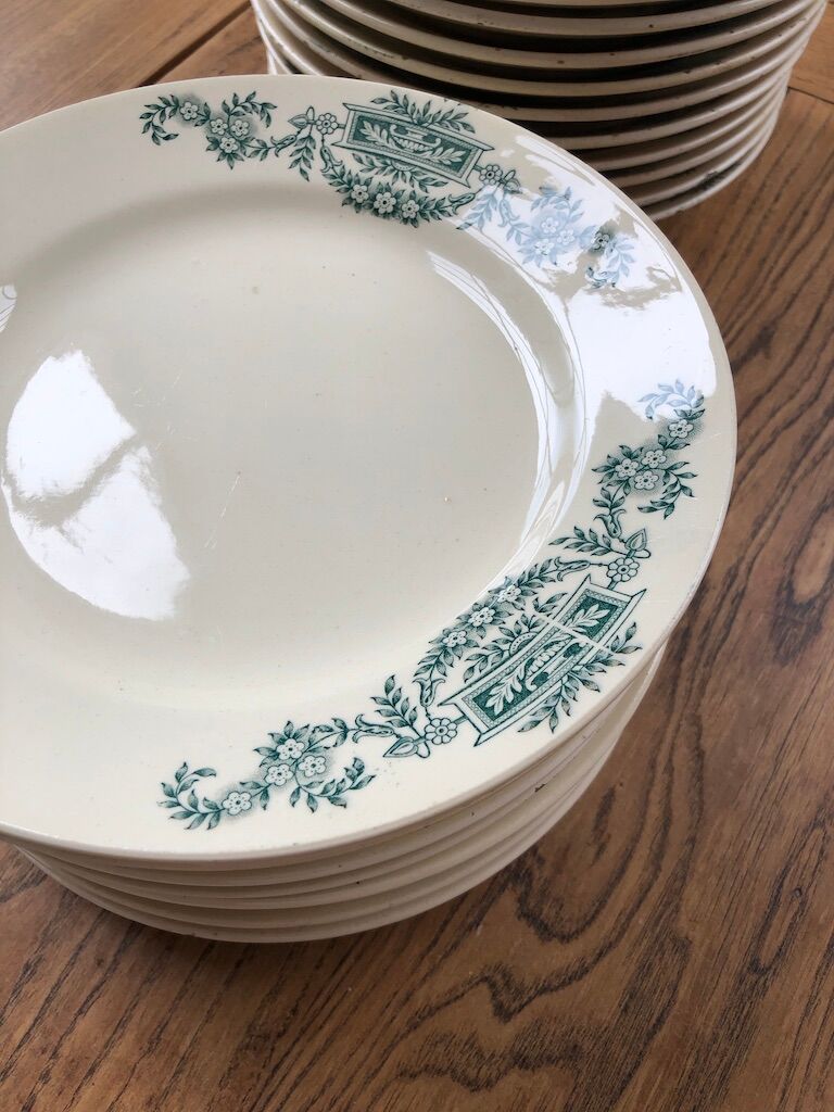 22 plates Lutece Longchamps