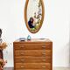 Commode vintage en chêne et poignées chrome – années 60