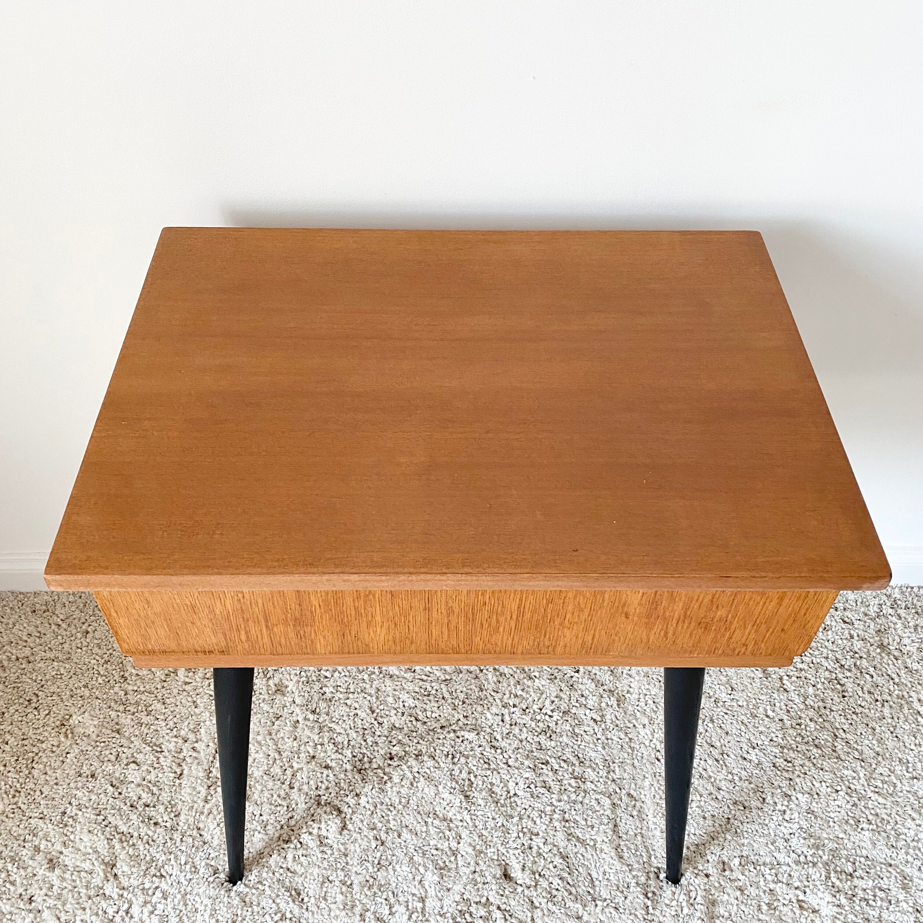 Vintage console desktop