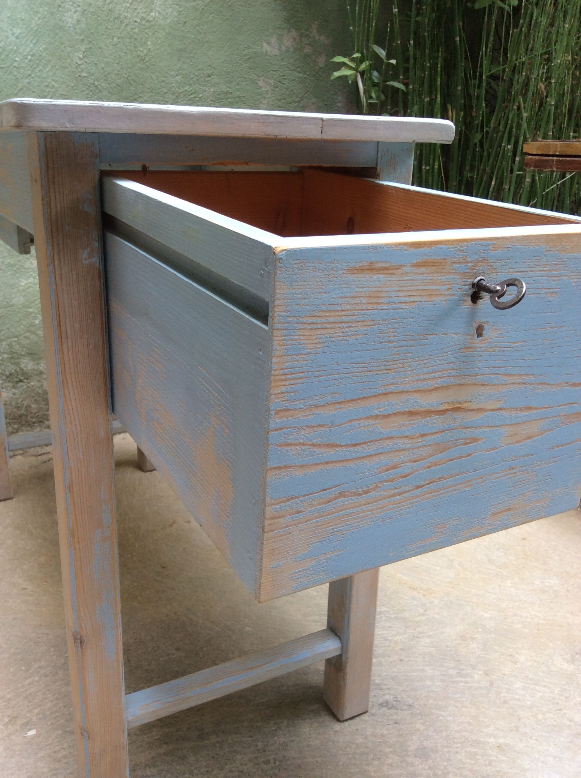 Small set-up with drawers