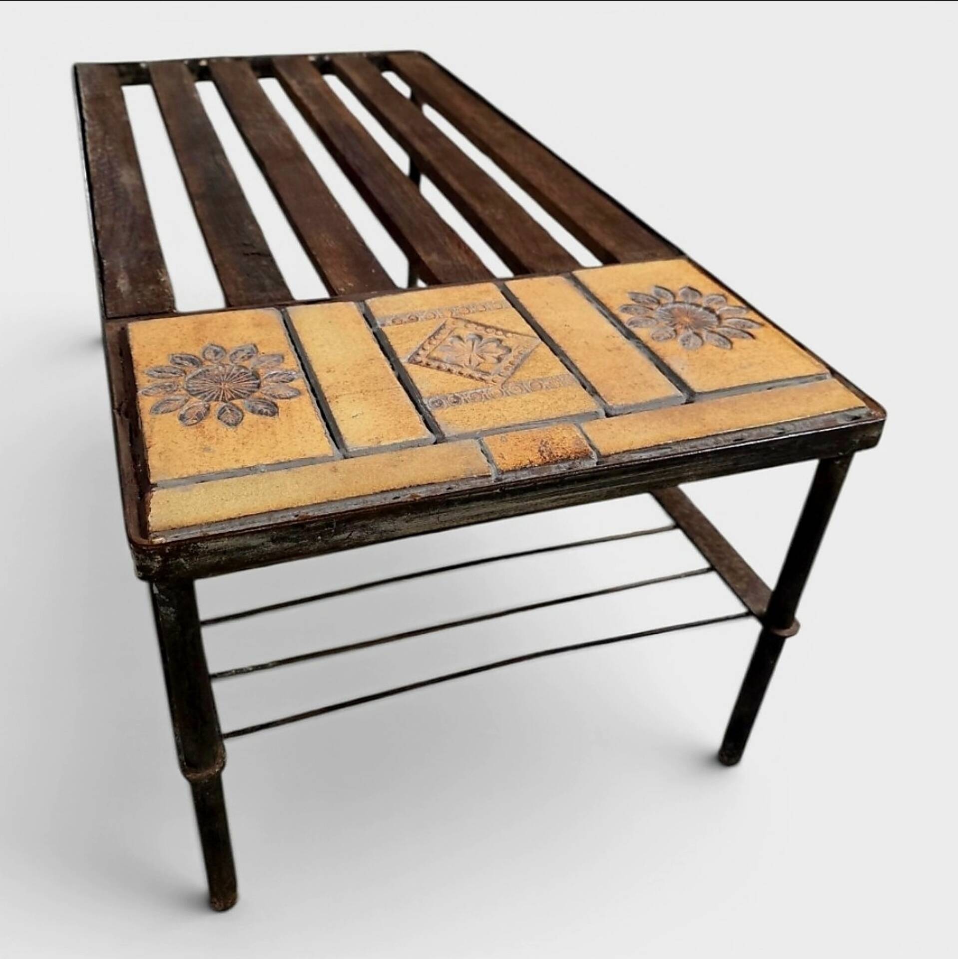 Table basse Roger Capron en céramique et bois – Circa 1960