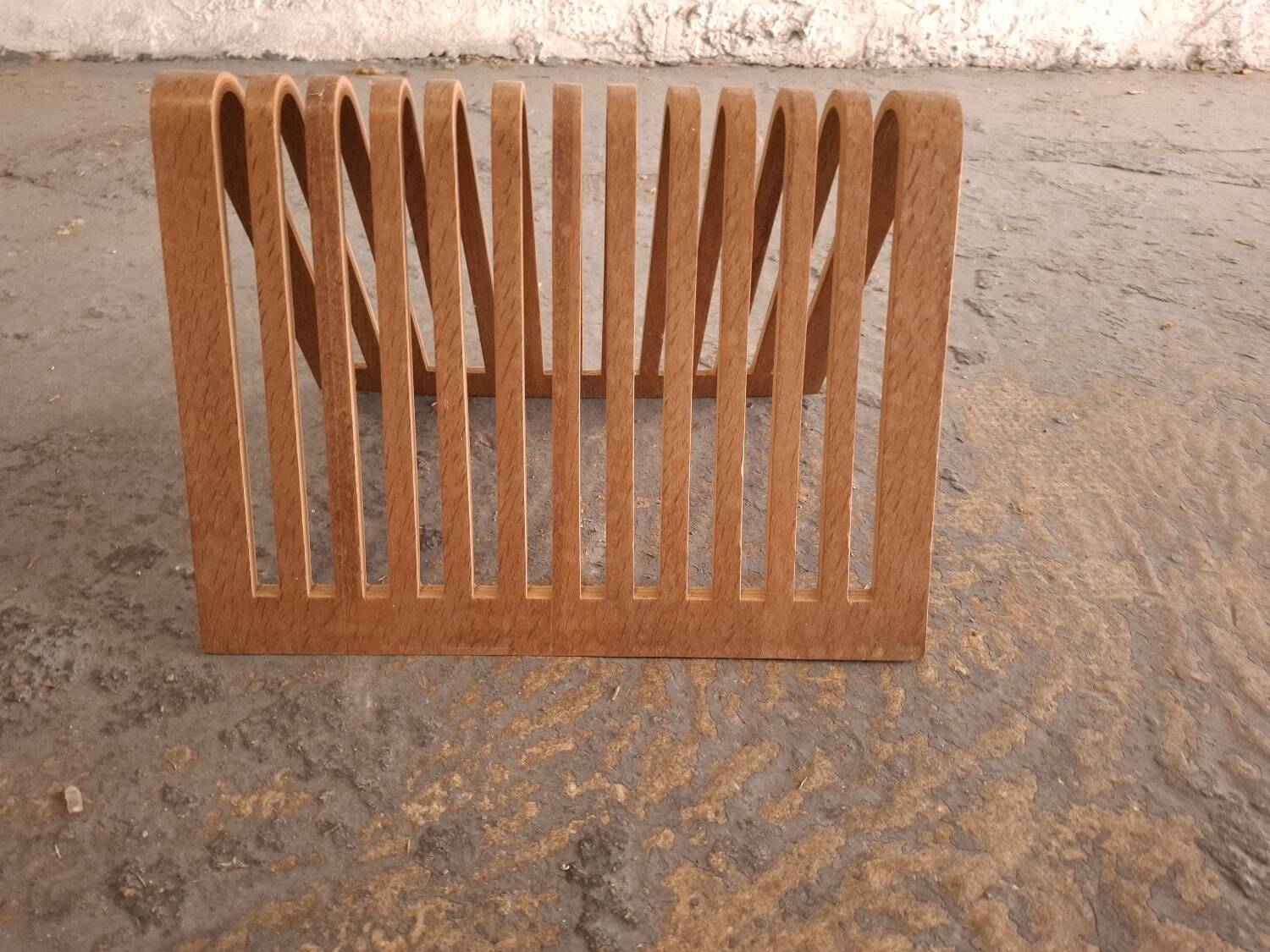 1980s Habitat magazine rack