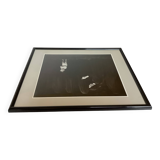 Cadre photo s’intitulant please be silent de Pedro Luis Raota