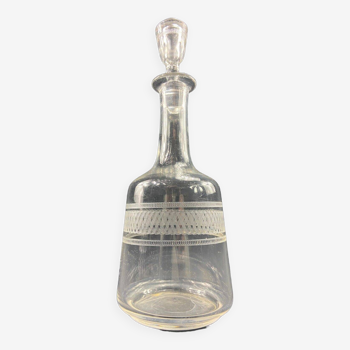 Crystal decanter with needle-engraved decoration 19th century Baccarat Saint Louis