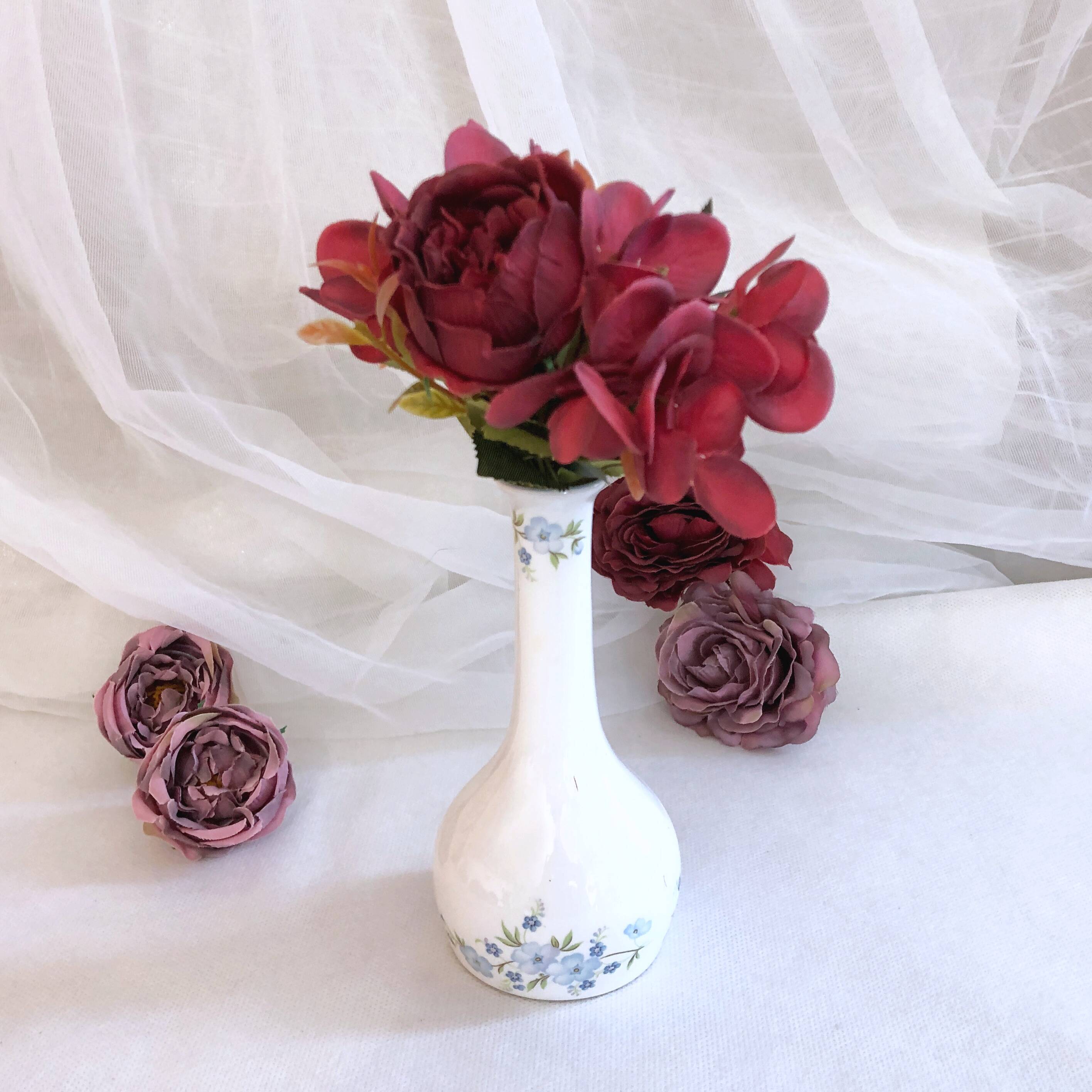 Fine porcelain soliflore vase with floral decoration England Staffordshire