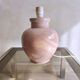 Lampe boule en céramique rose avec abat-jour