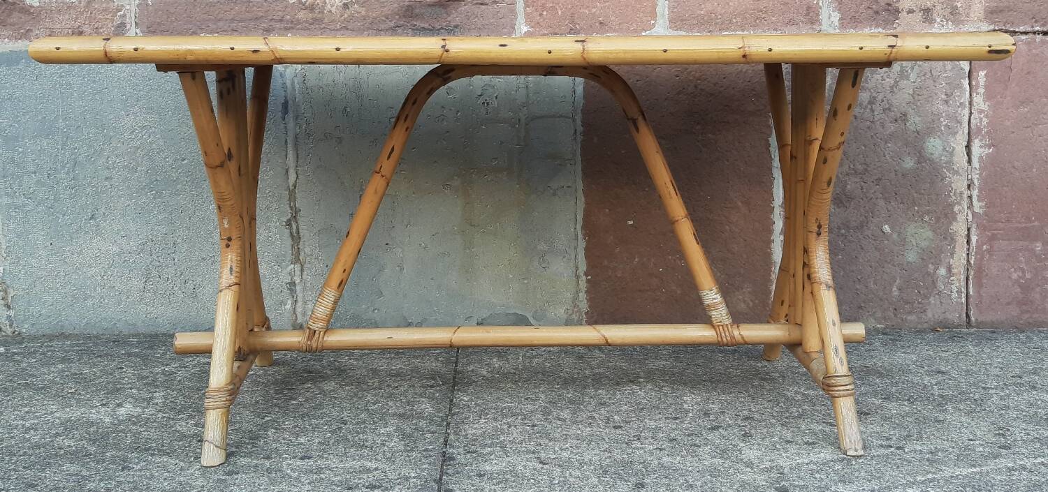 Table and 6 chairs made of bamboo and rattan