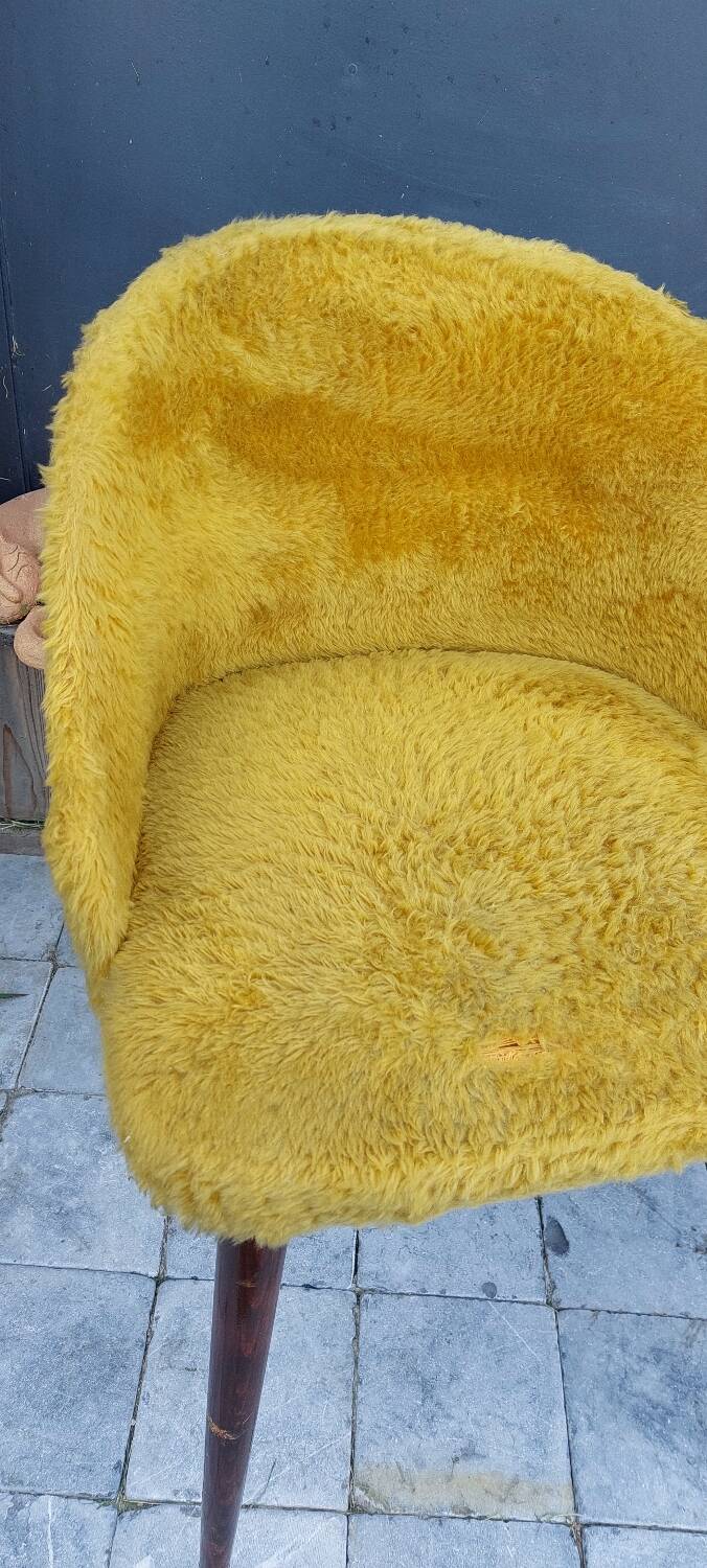 Plush cocktail armchair