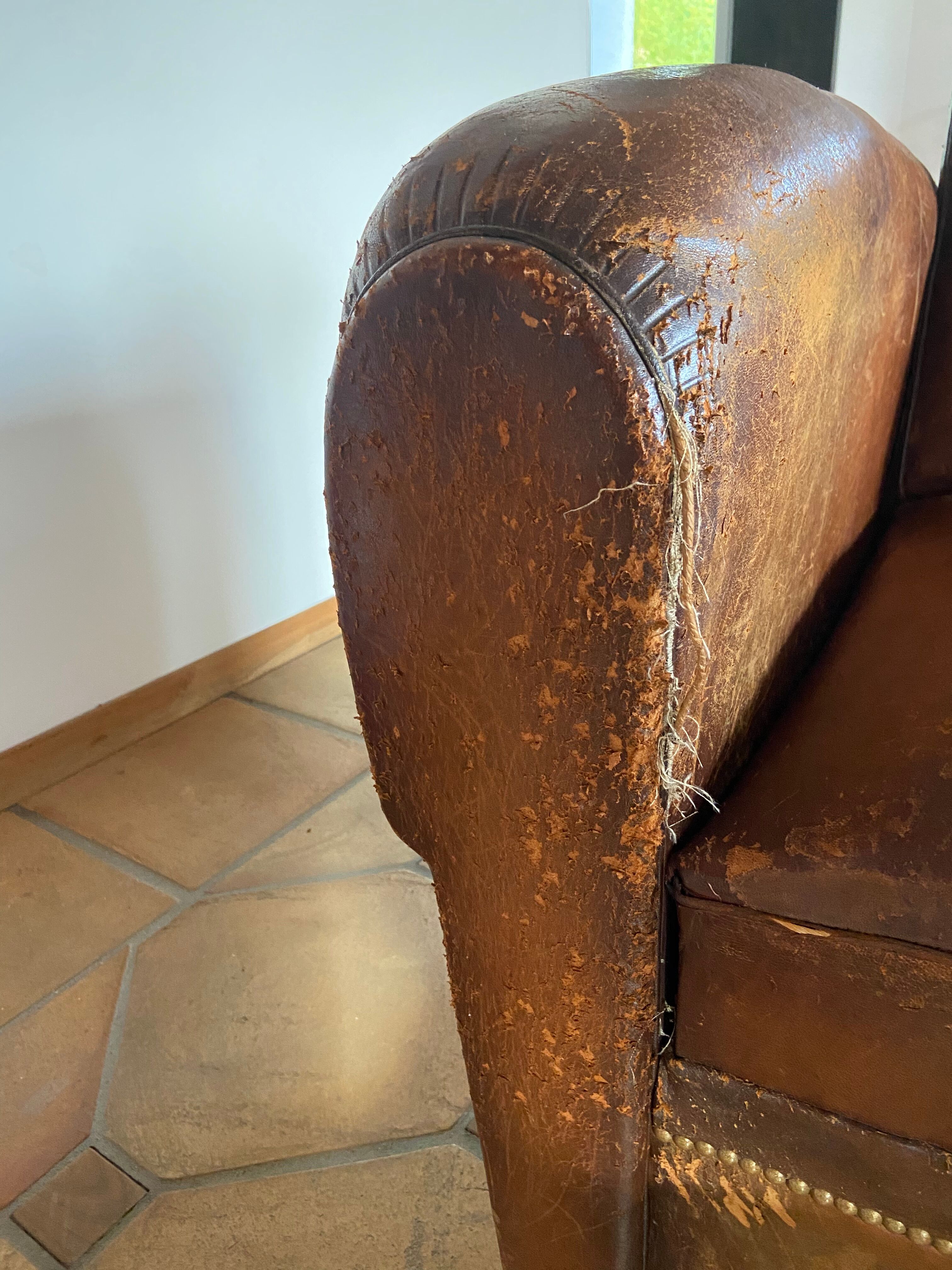 Fauteuil club moustache convertible