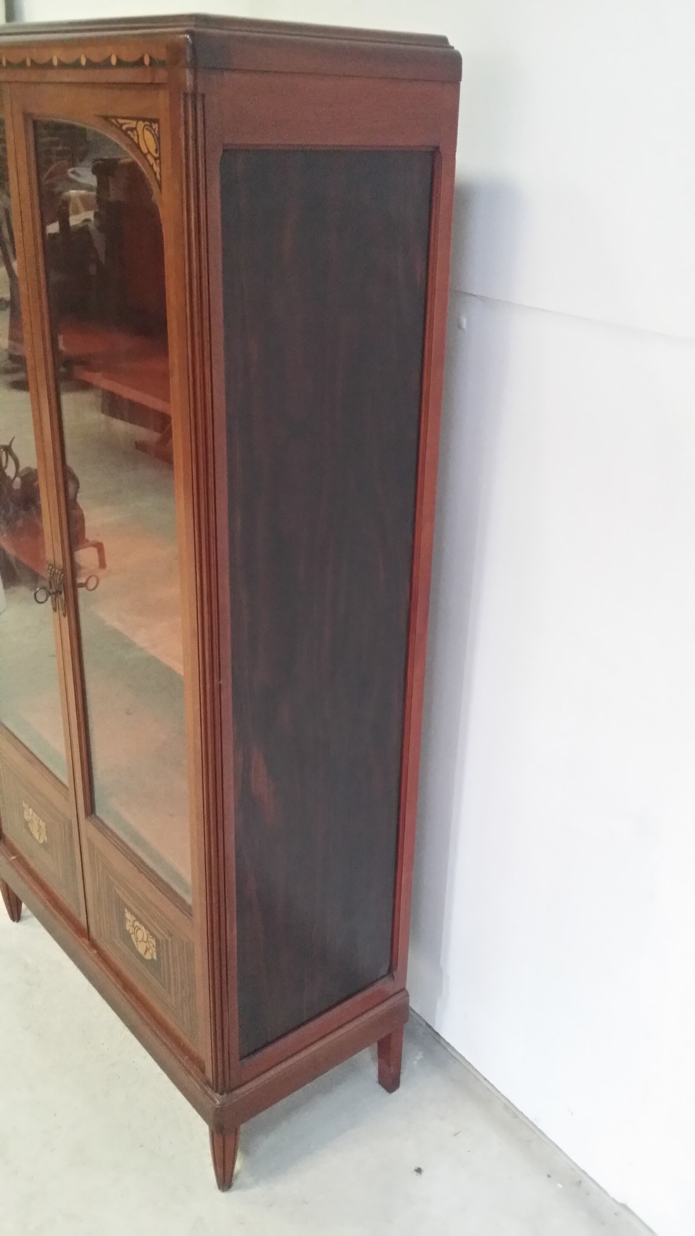 Art deco showcase - art nouveau