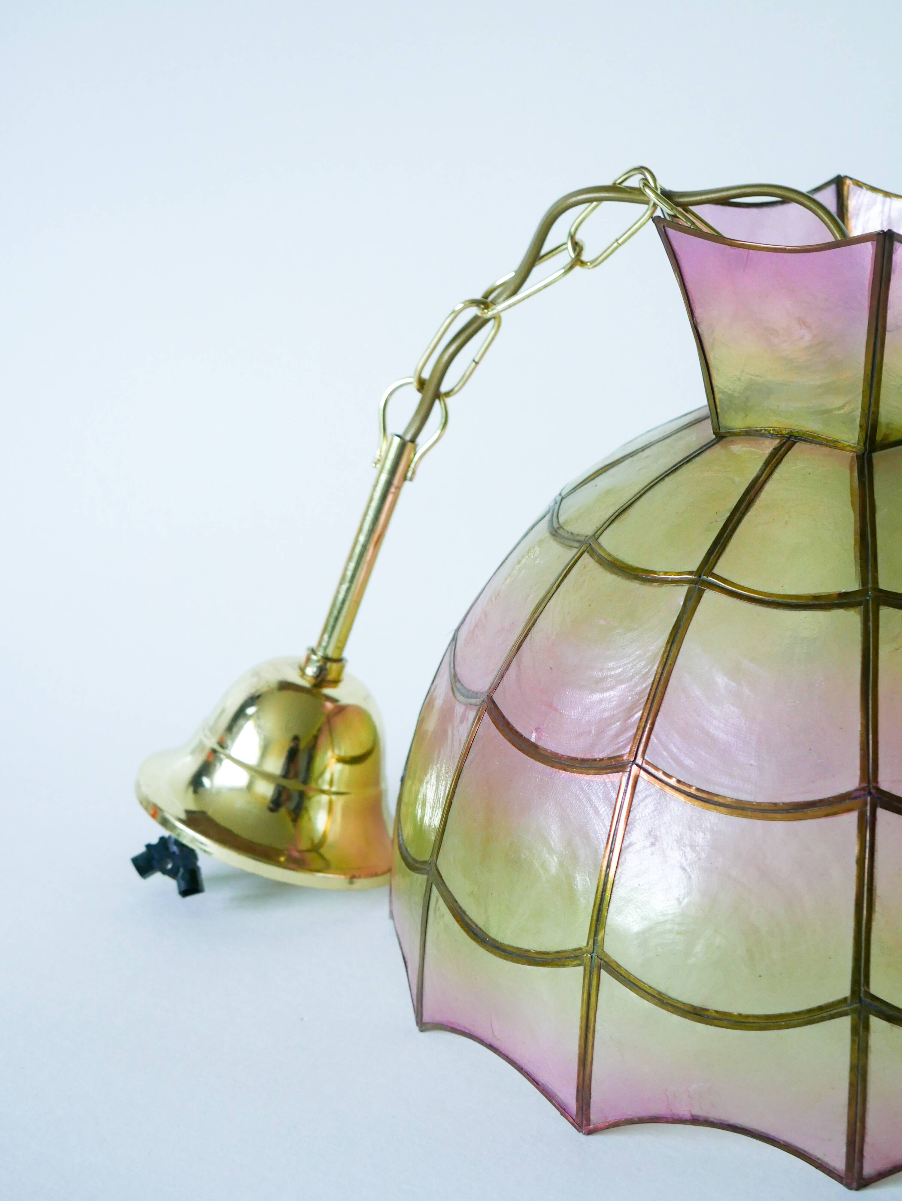 suspension en nacre Rose et Jaune, 1970