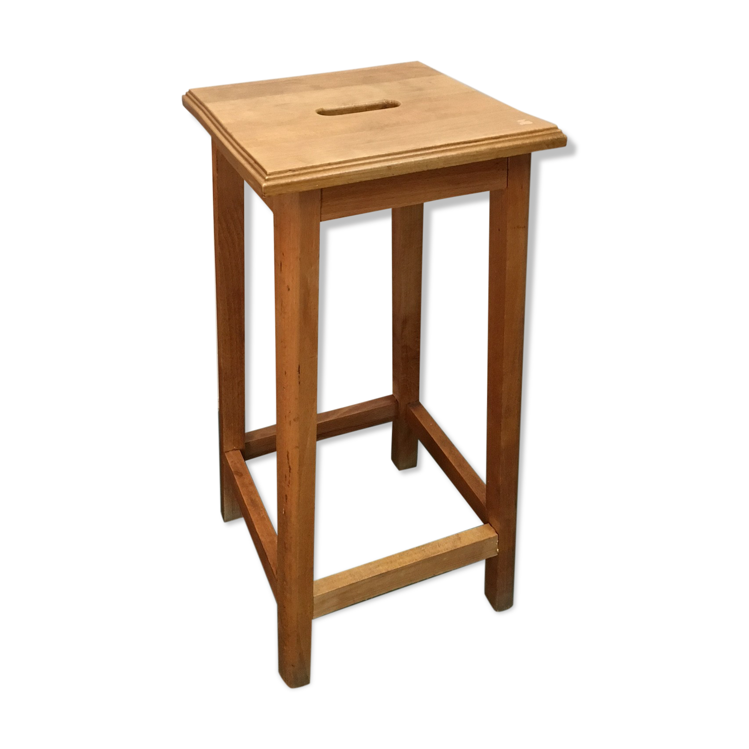 Mid-high geometric wood tab