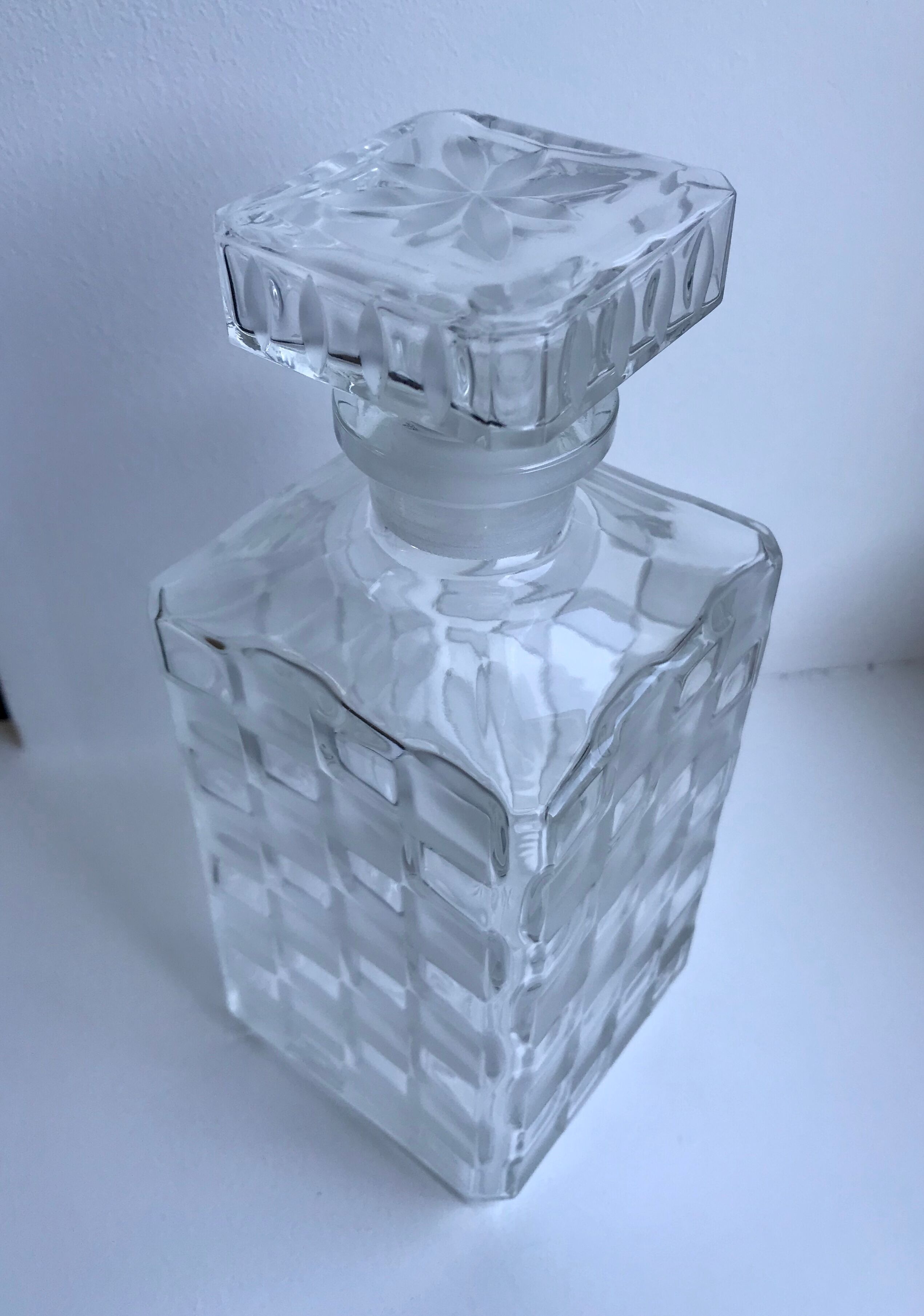 Glass whisky decanter and polished glass glass checkerboard effect 60s-70s
