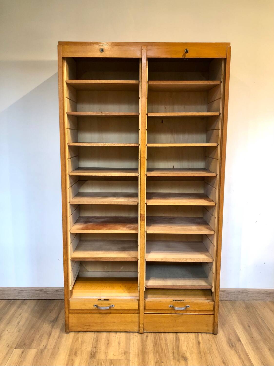 Double curtain filing cabinet