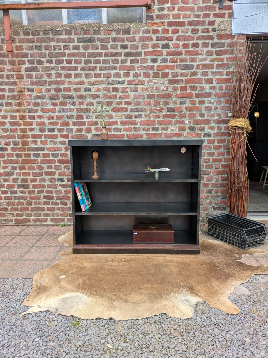 Industrial shelf