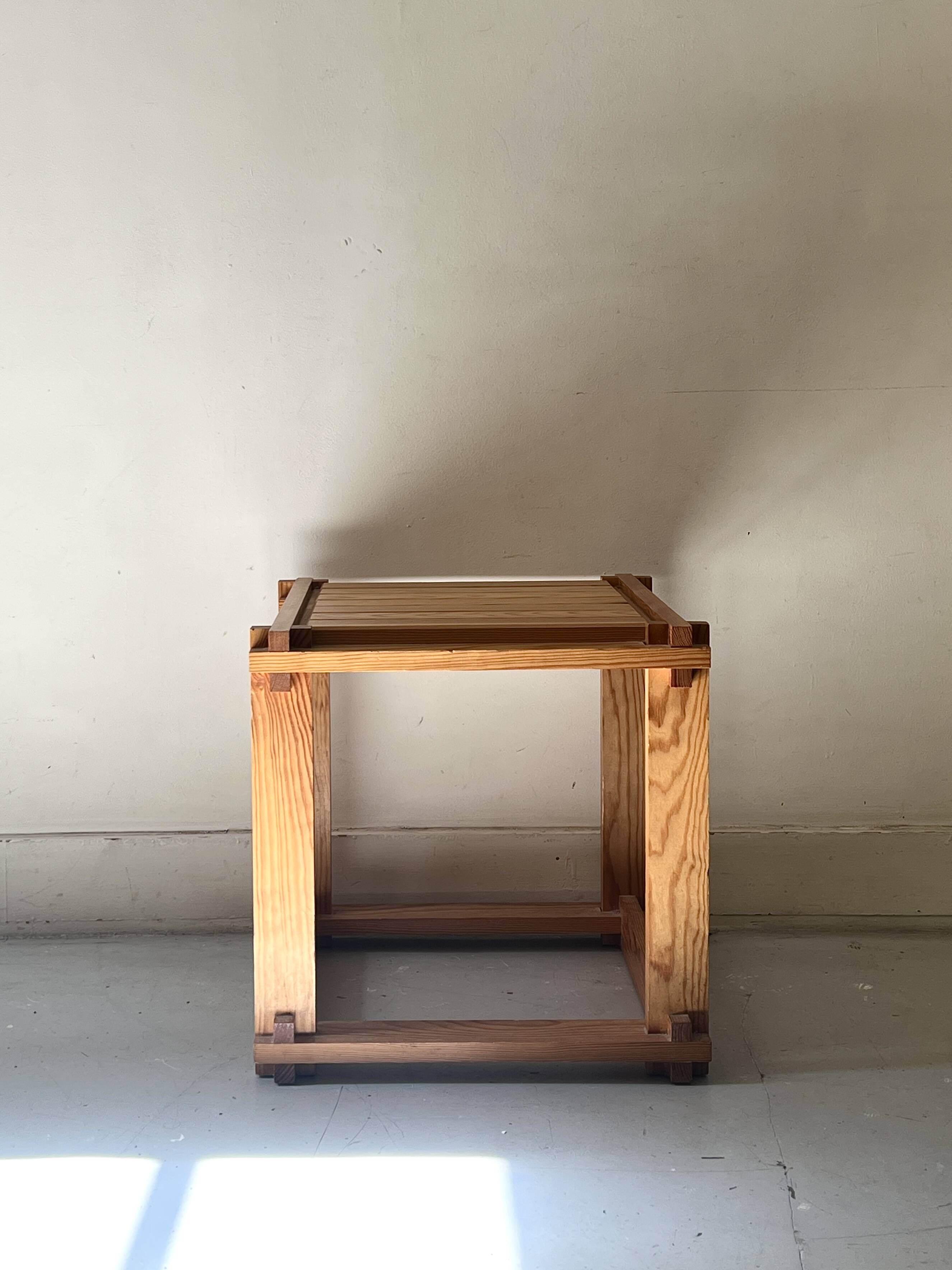 Modernist pine side table / bedside table, 1970 design.