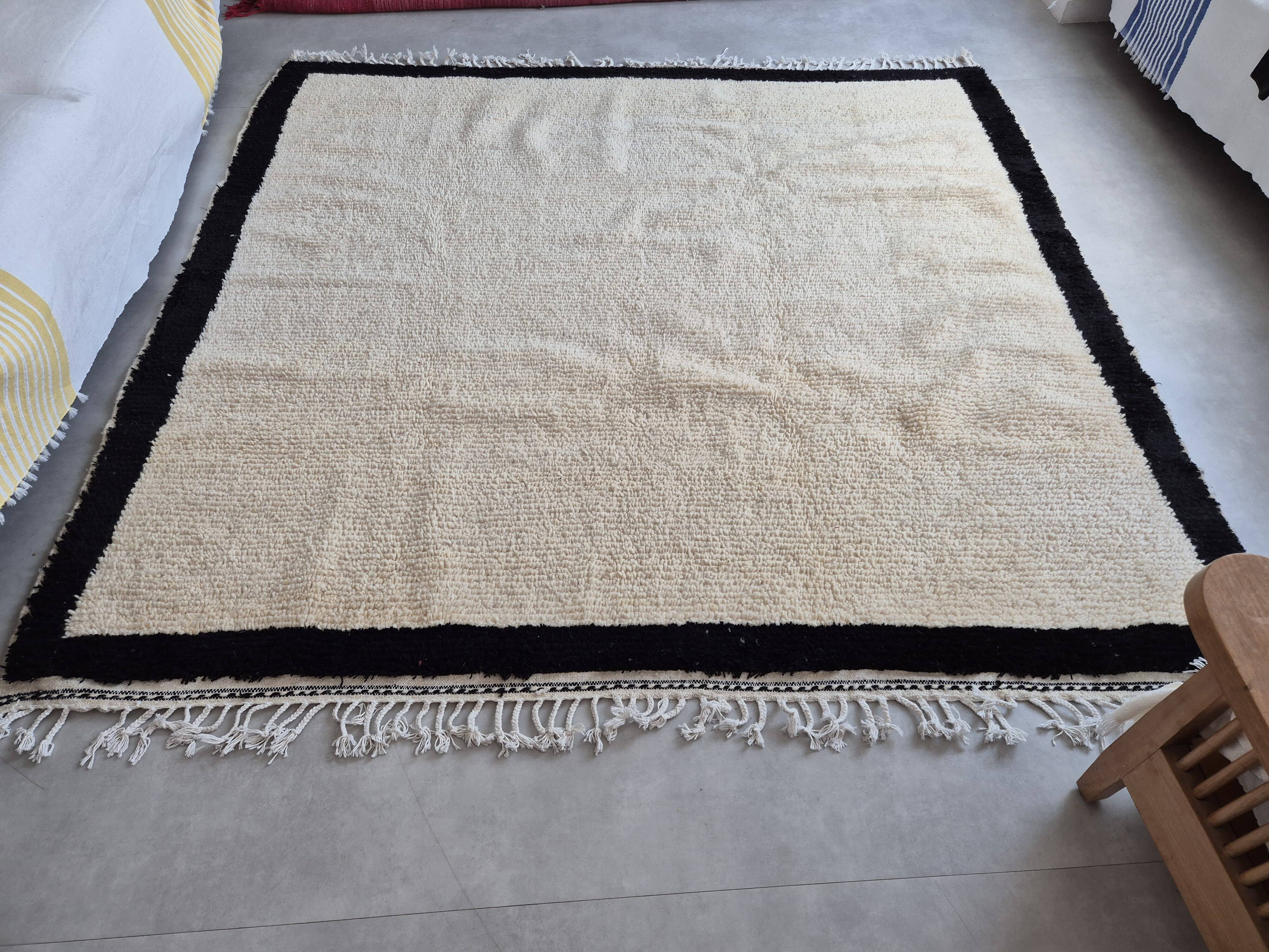 Tapis berbere en laine fait à la main à azilal 208/190