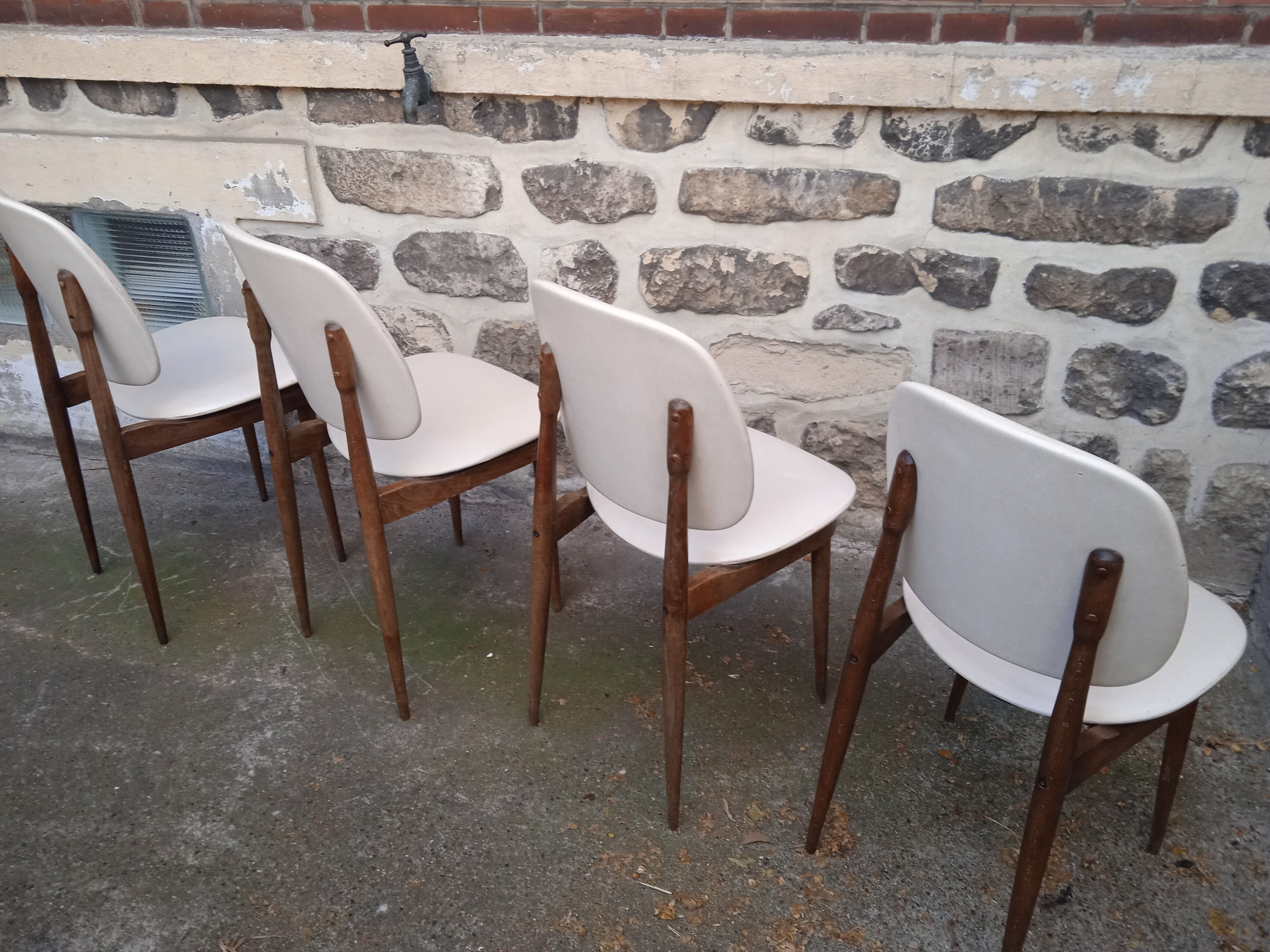 Lot 4 chairs Pegase Baumann vintage