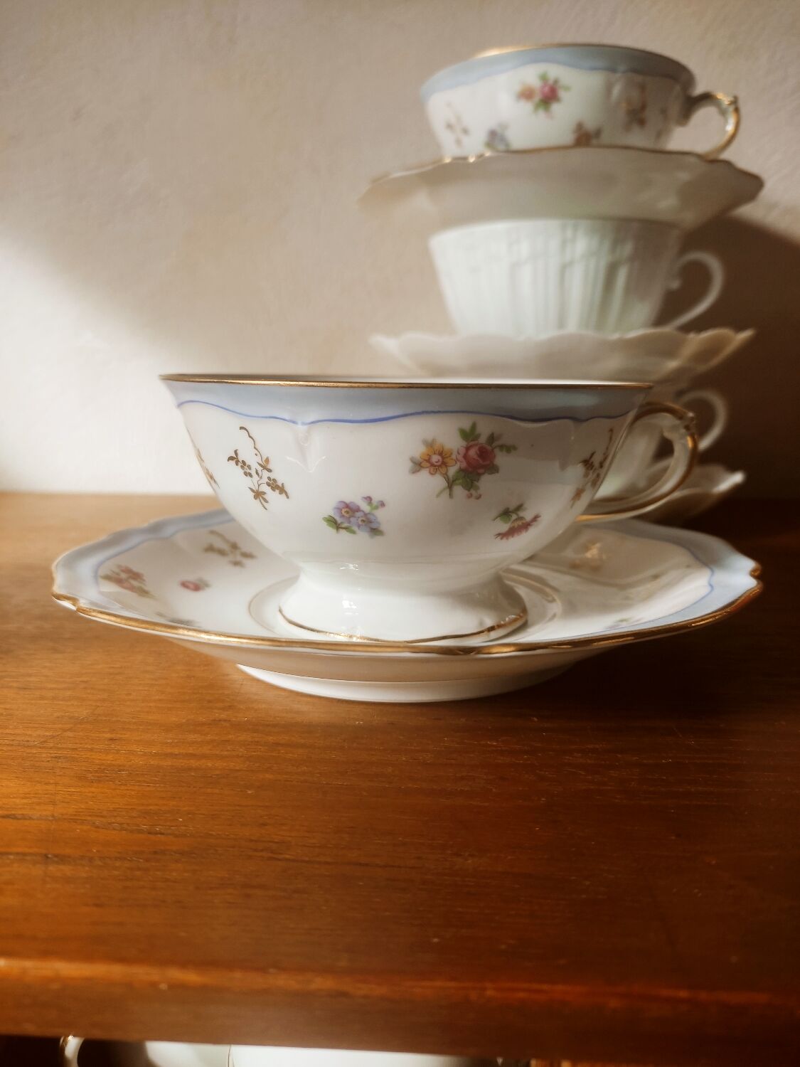 4 tea cups or chocolate in Limoges porcelain