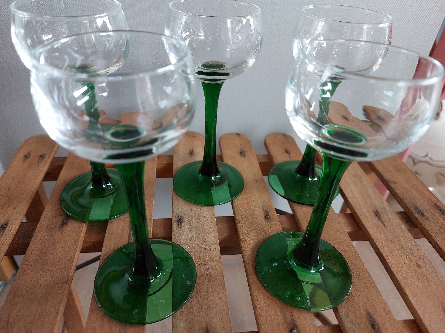 Alsatian white wine glasses with green base