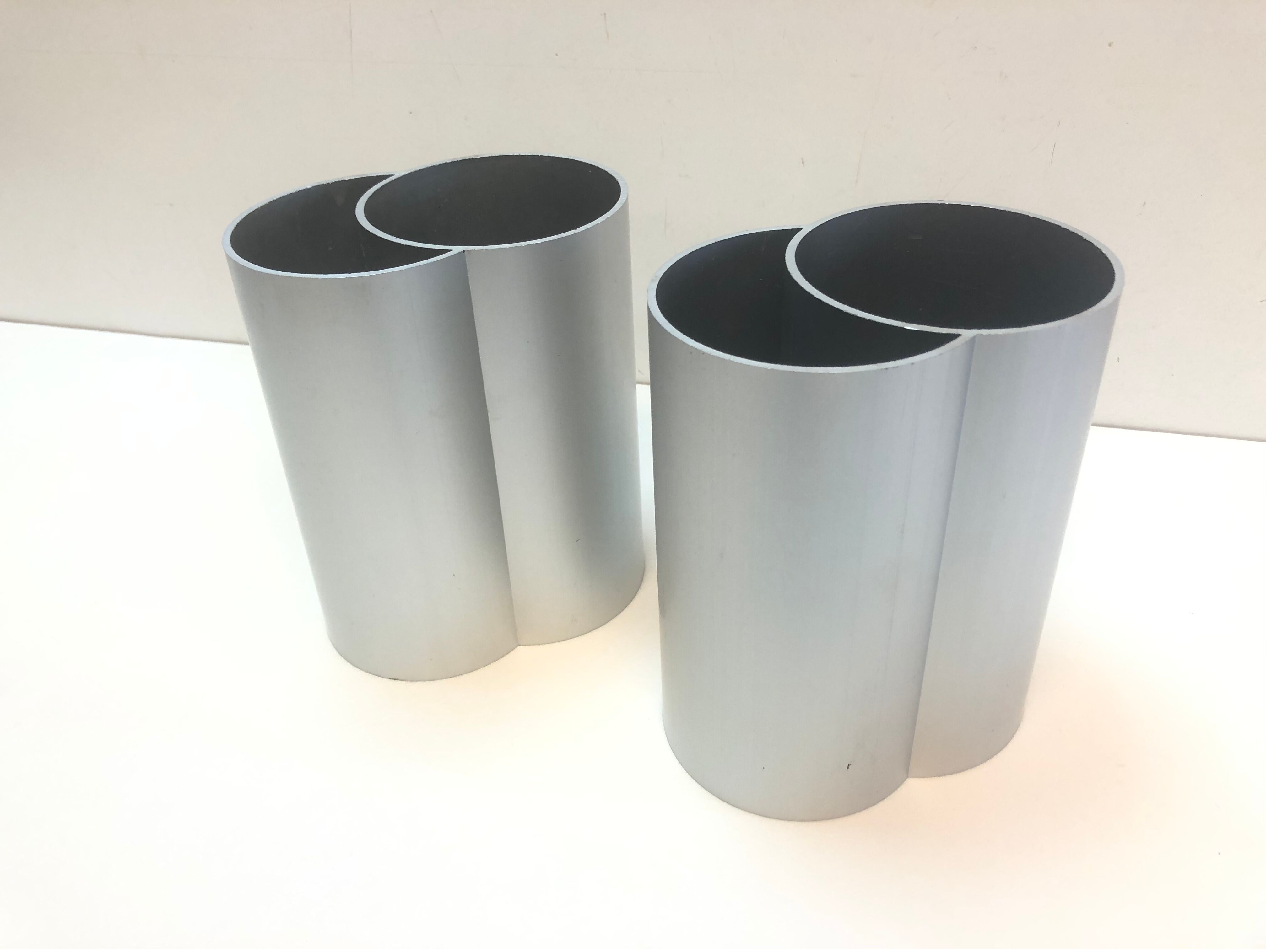 Pair of minimalist vase, 70s