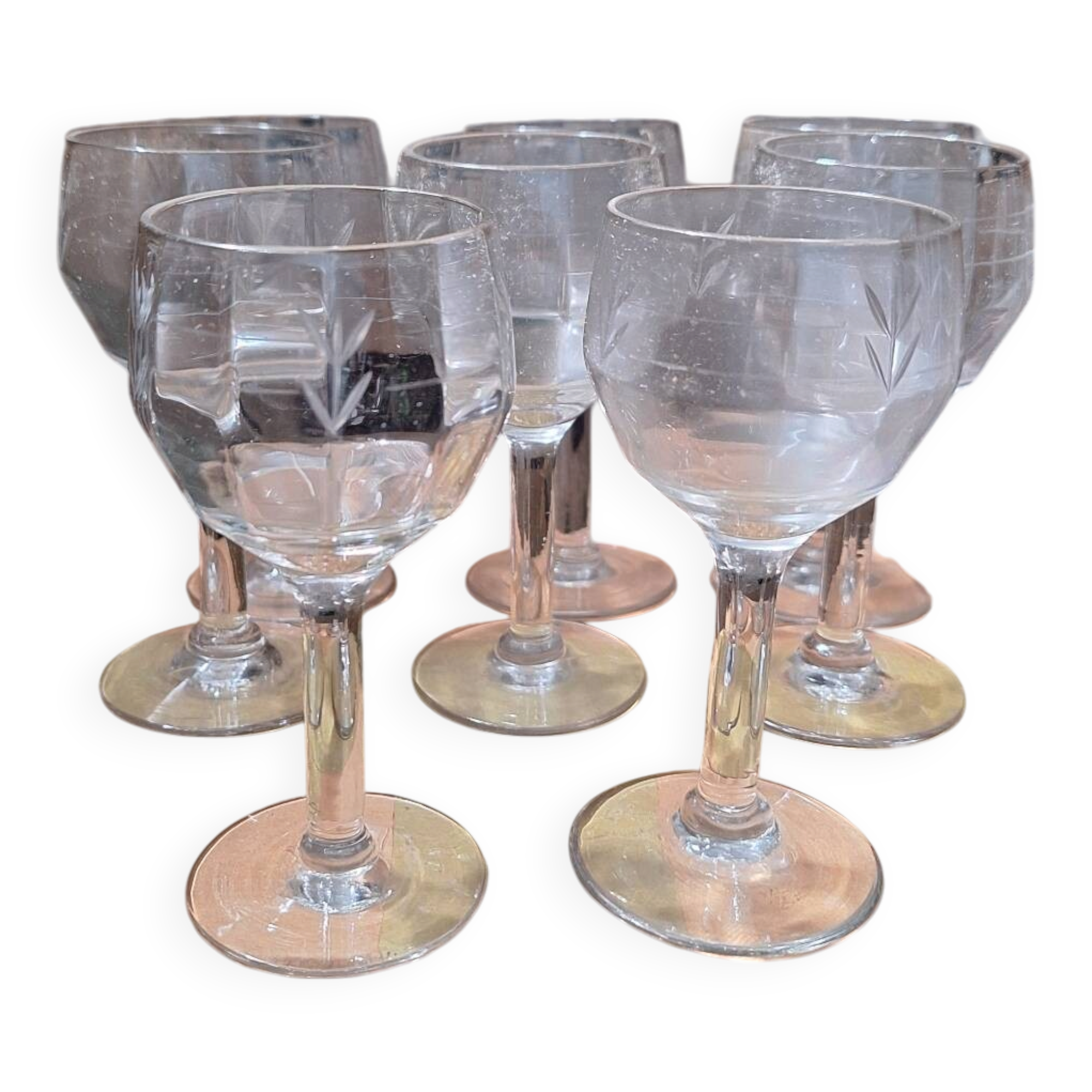 Set of 8 vintage bistro drop aperitif glasses.