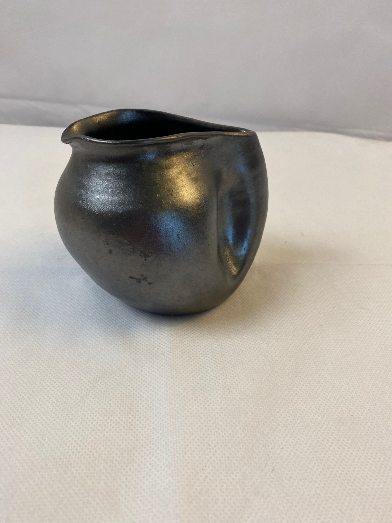 Moving vase Garillon