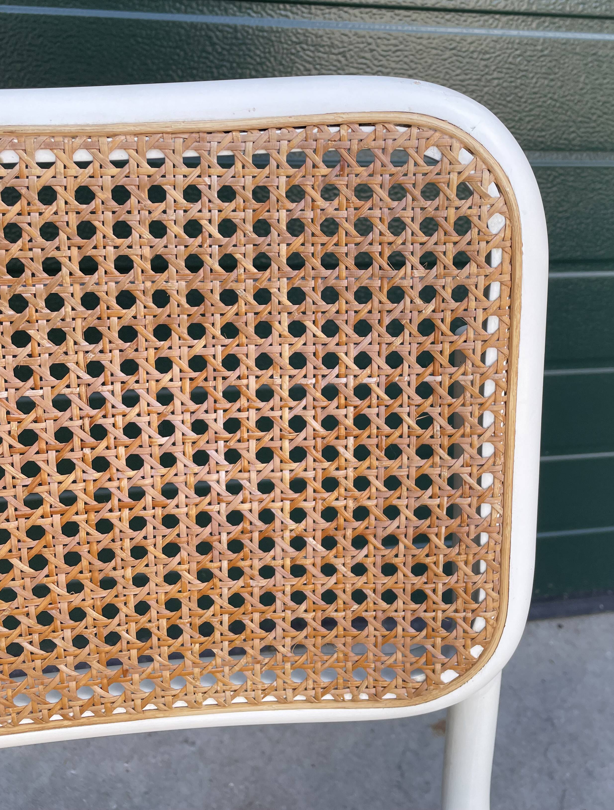 Set of 4 Cesca b32 model chairs in white by Marcel Breuer