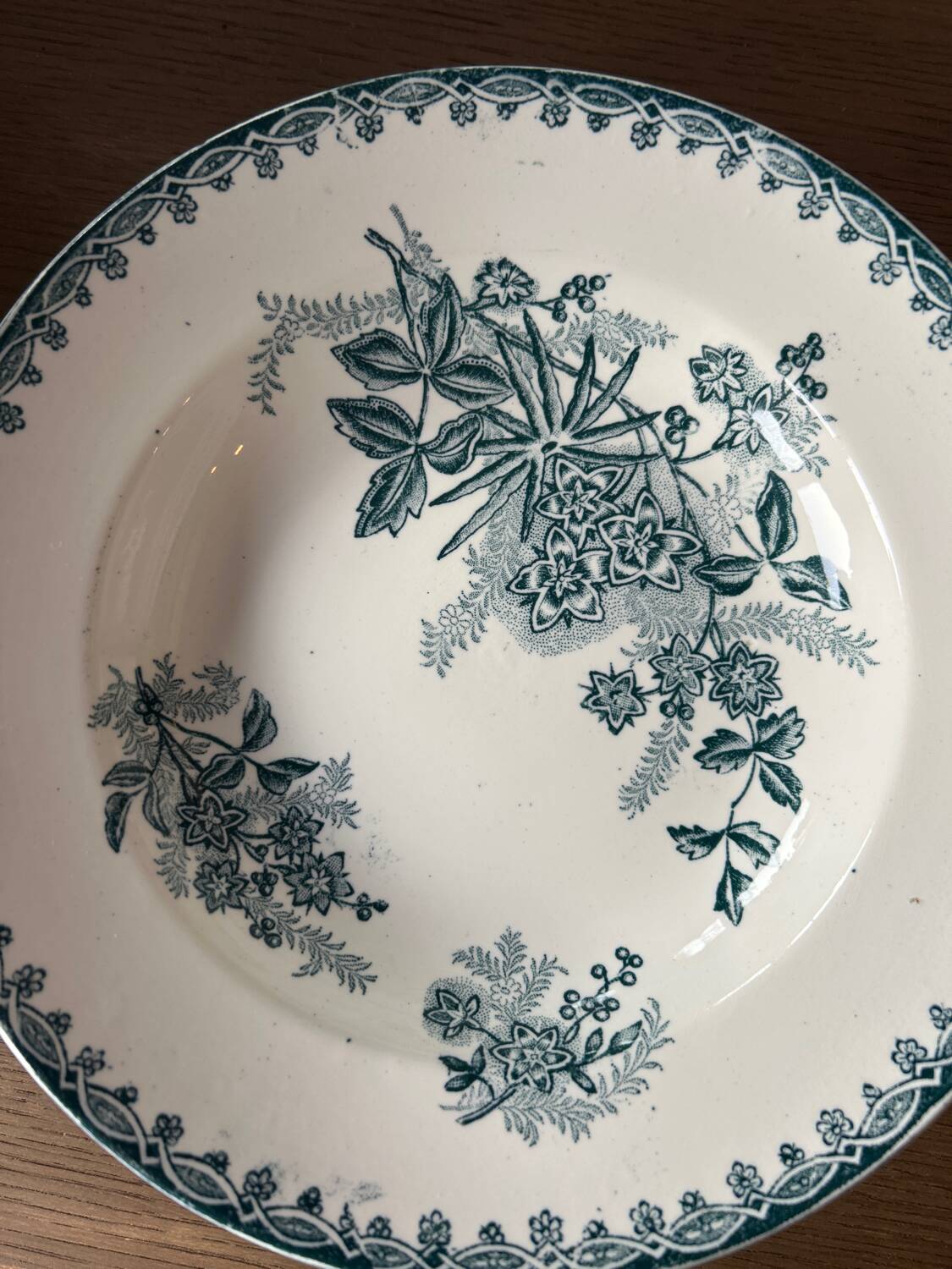 Assiettes en terre de fer Sarreguemines Margot