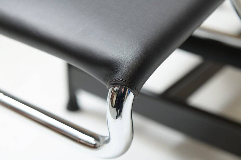 Fauteuil LC4 Le Corbusier édition spéciale Louis Vuitton Cassina