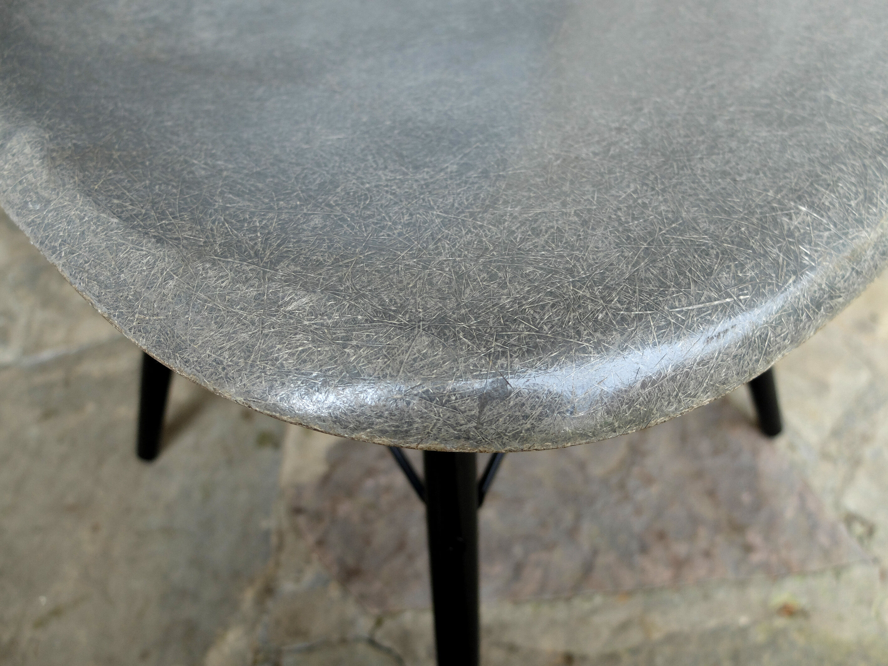 DSW Charles & Ray Eames Chair for Herman Miller Grey Elephant Grey Dowel