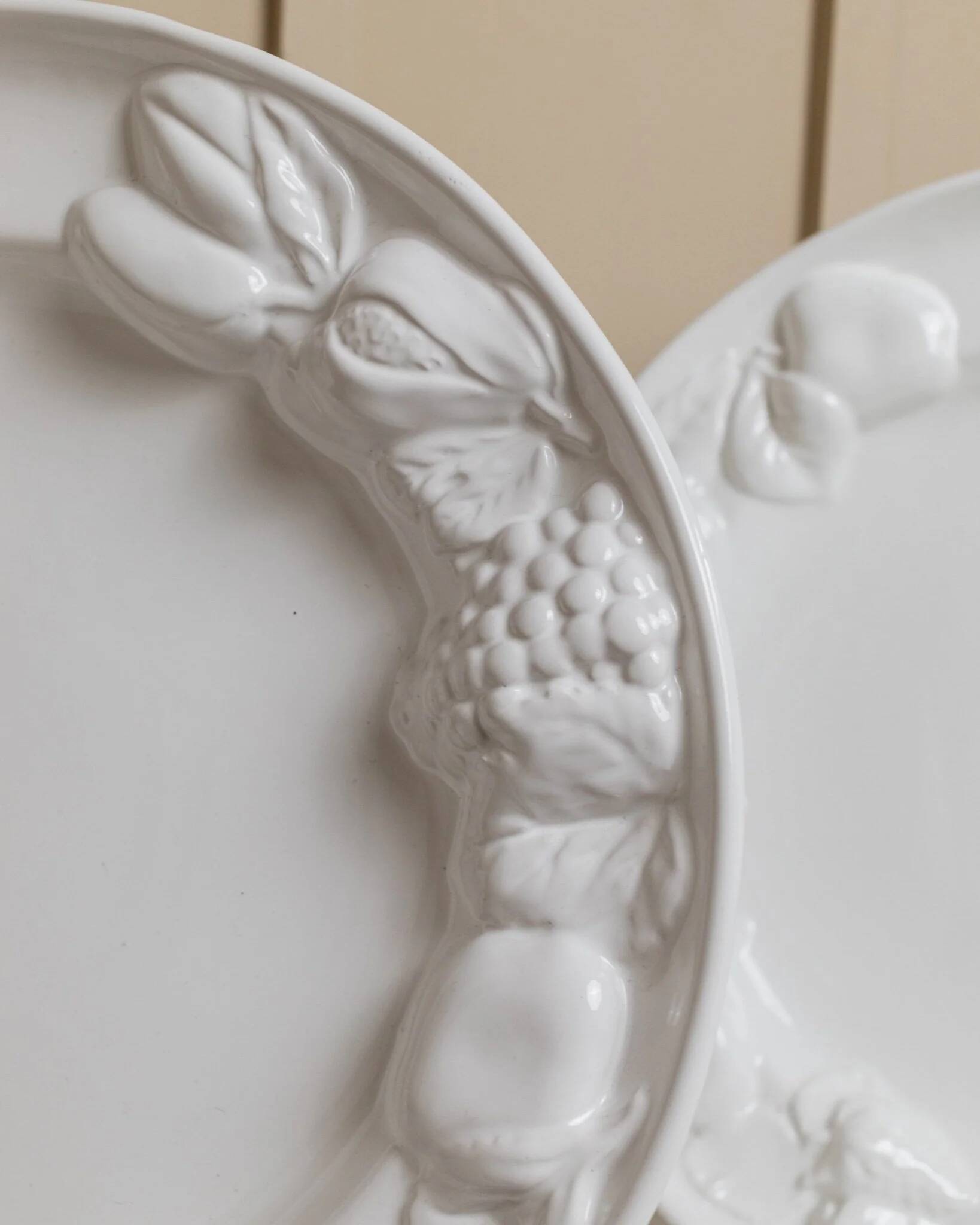 Set of 2 White Ceramic Plates with Sculpted Fruit Relief – Vintage Italy 1980s Mid-Century Decor