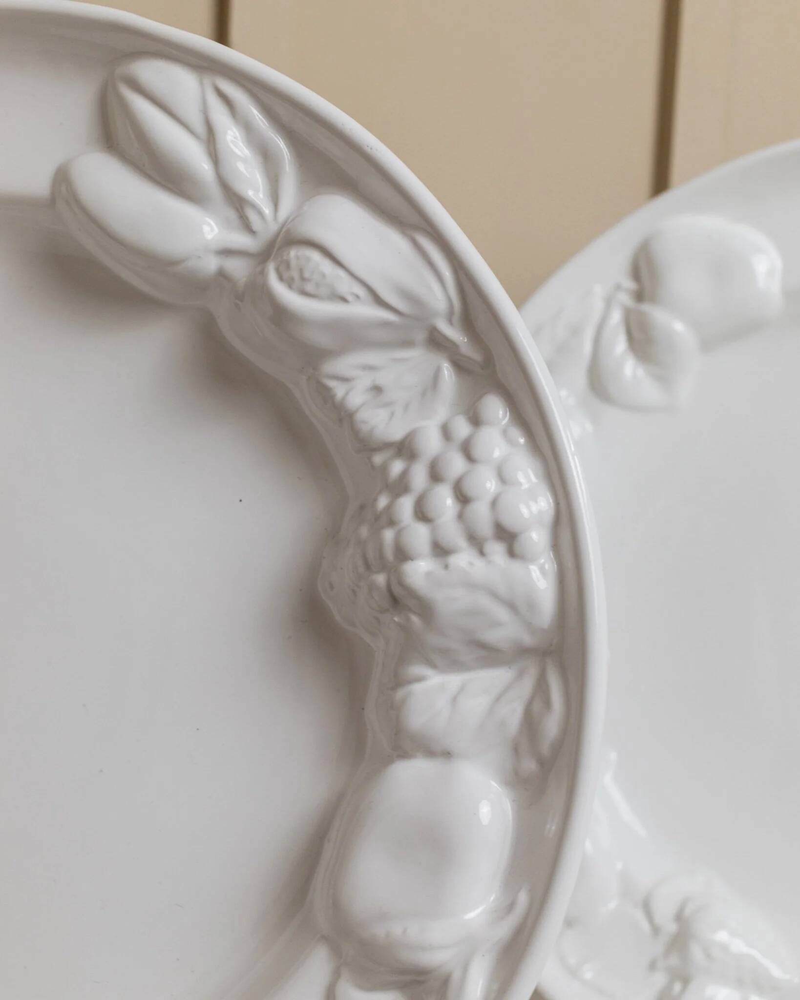 Set of 2 White Ceramic Plates with Sculpted Fruit Relief – Vintage Italy 1980s Mid-Century Decor
