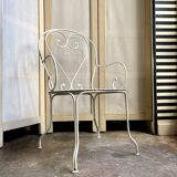 Fauteuil de jardin en fer forgé blanc
