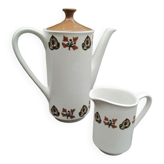 Coffee maker and milk jug