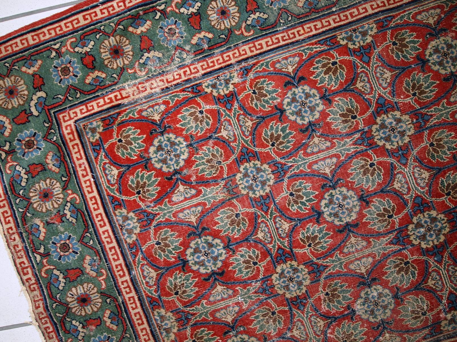 Tapis Antique Khotan d'Asie Centrale, Années 1900, Élégance Authentique