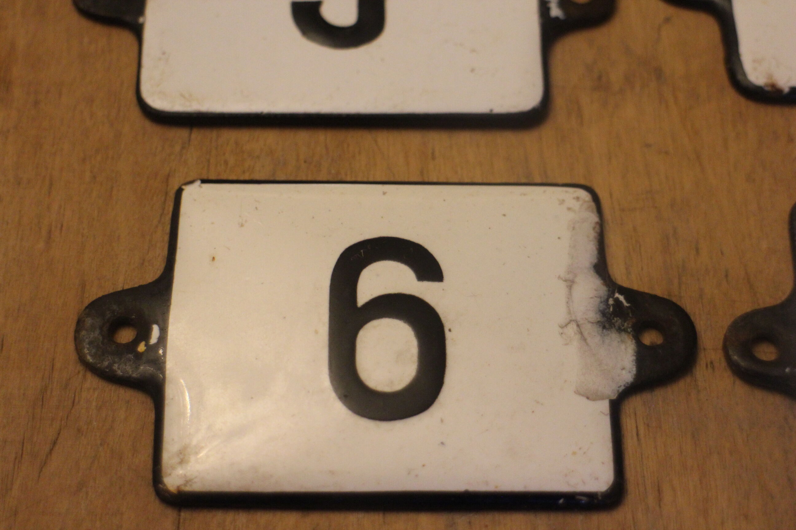 Enamelled rag plates