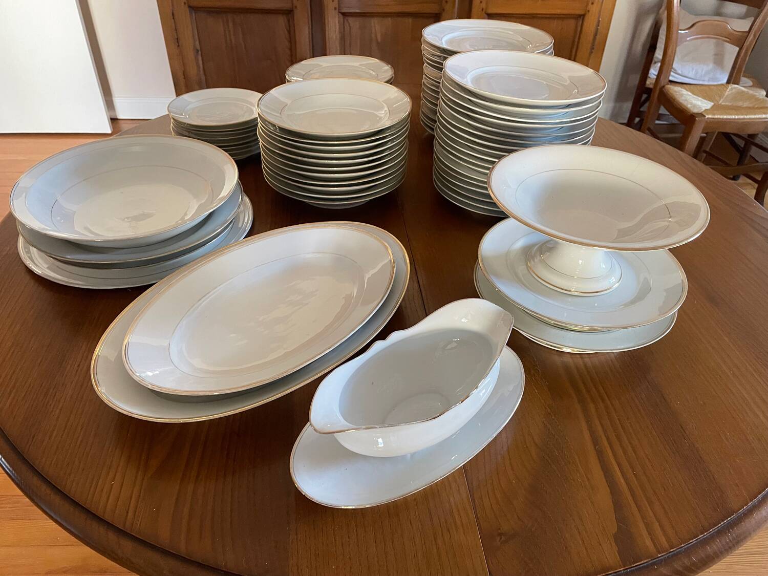 Humblot Paris porcelain table service