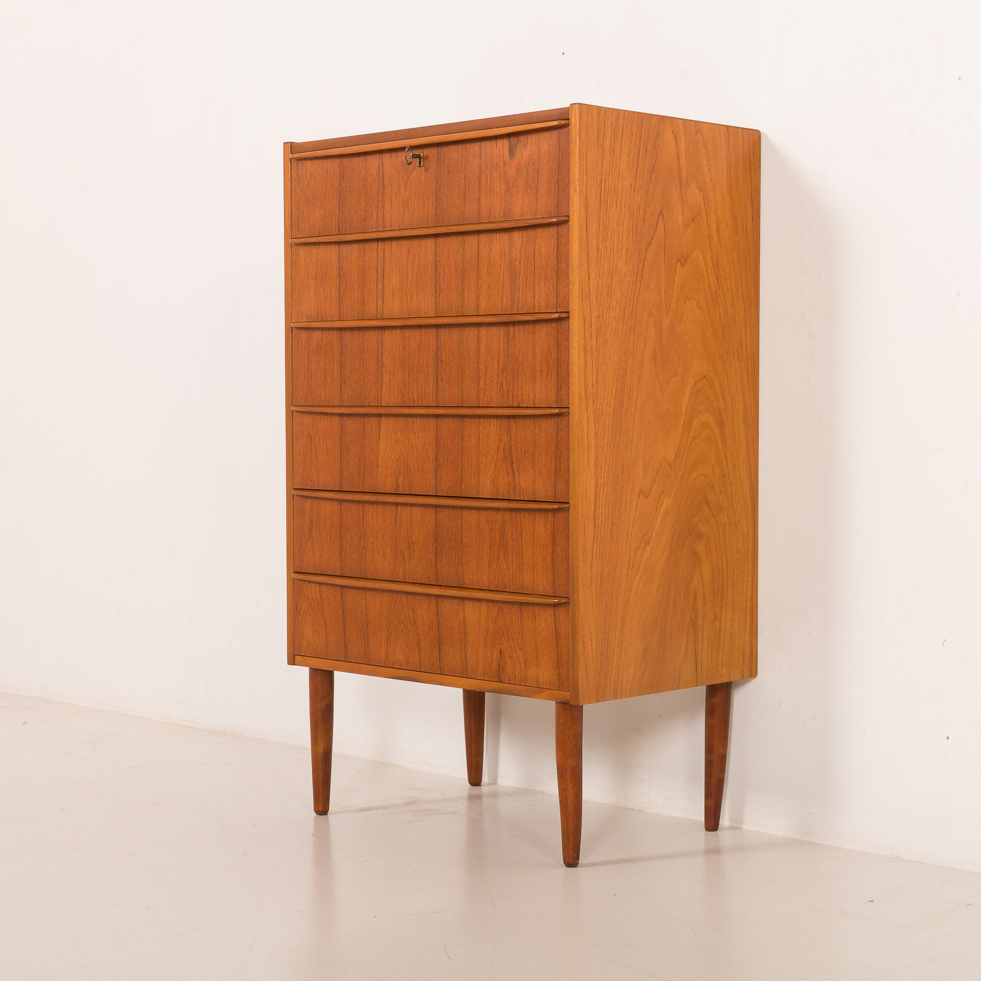 Commode en teck danois, années 1960