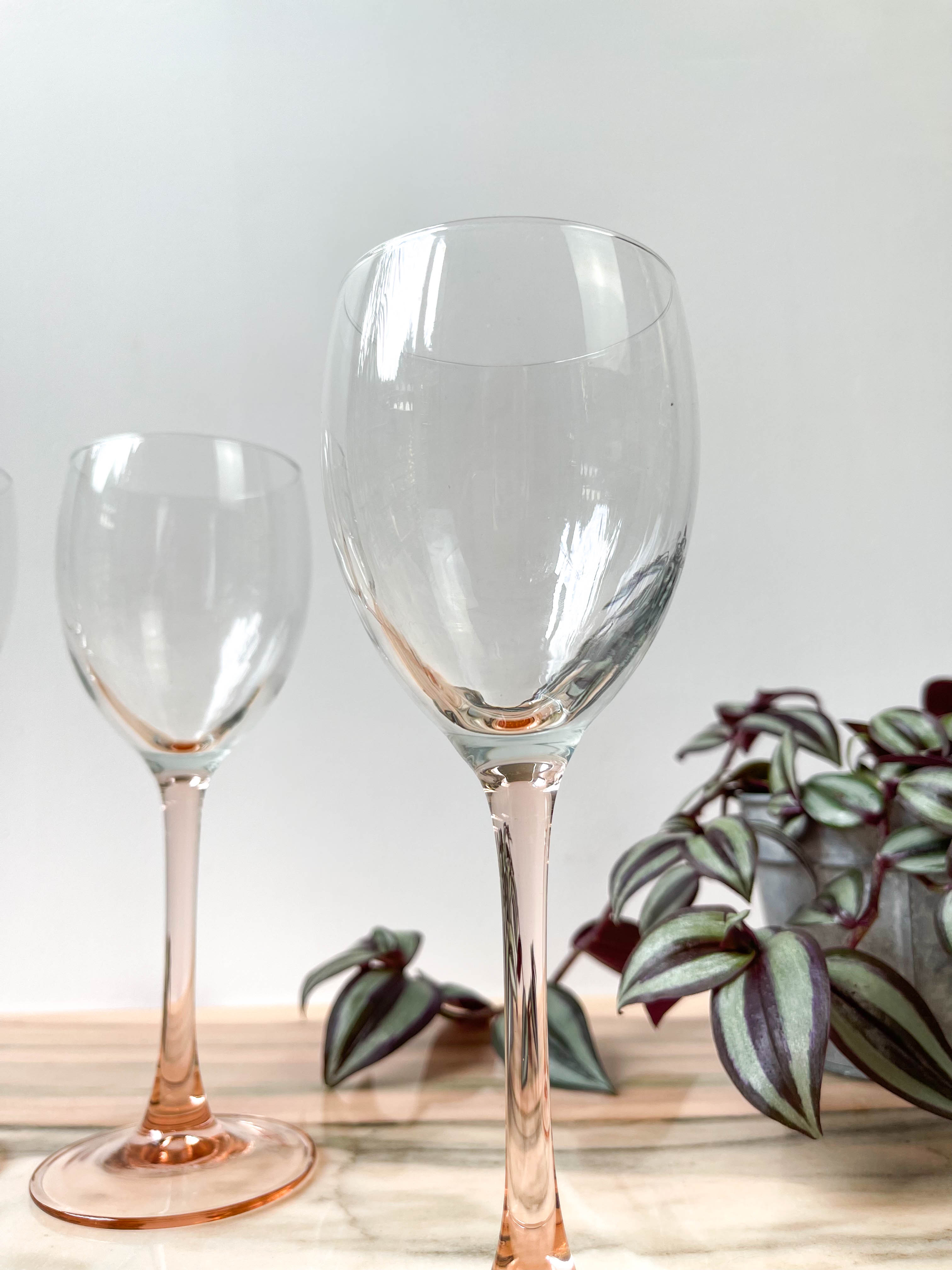 3 glasses of white wine vintage pink foot luminarc model "rosé"