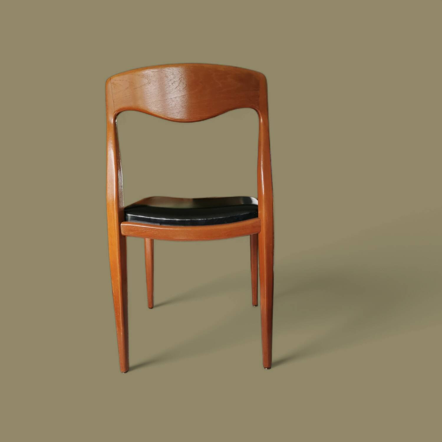 Lot de 5 chaises style Niels Otto Moller