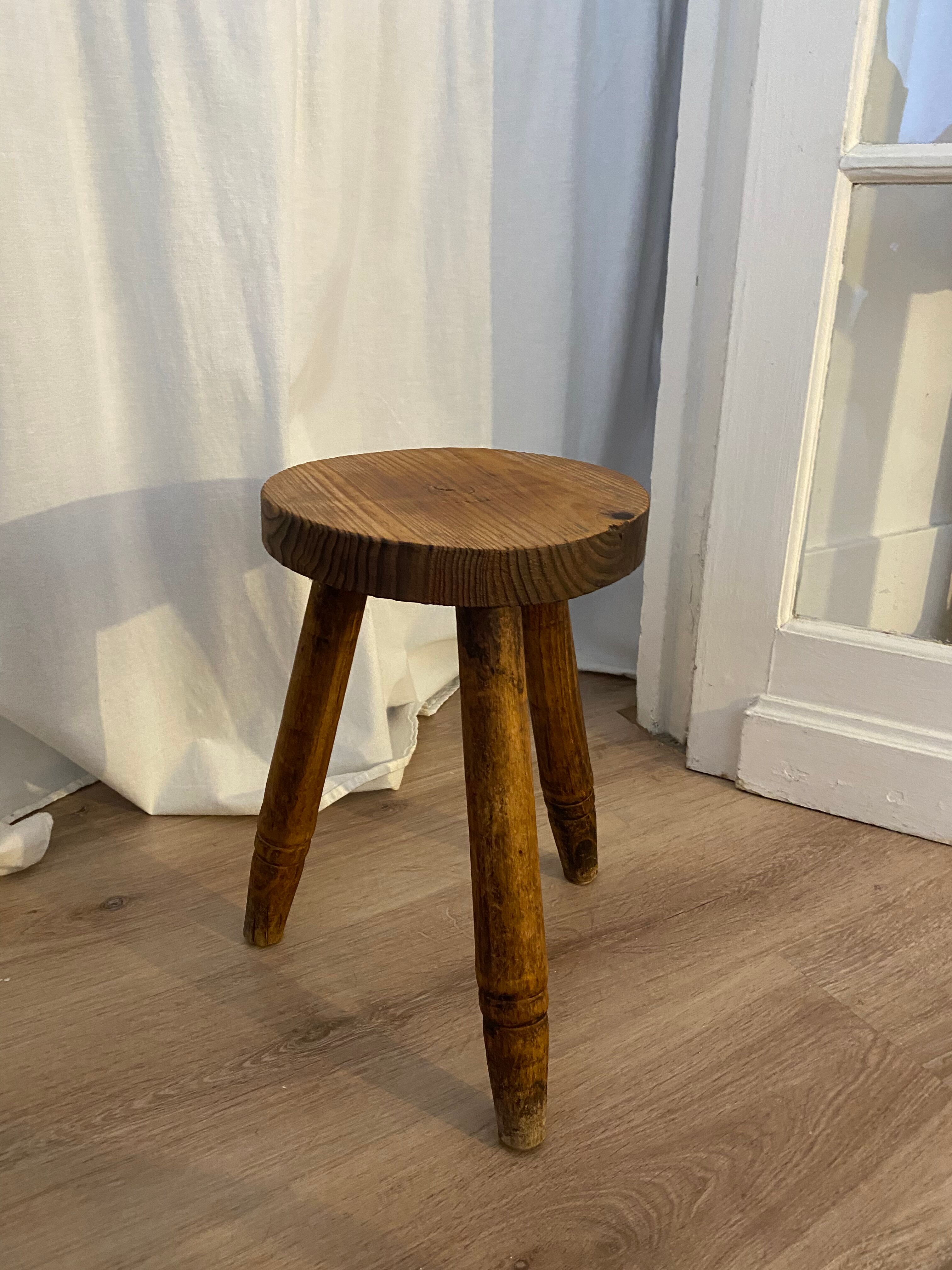 Tripod stool