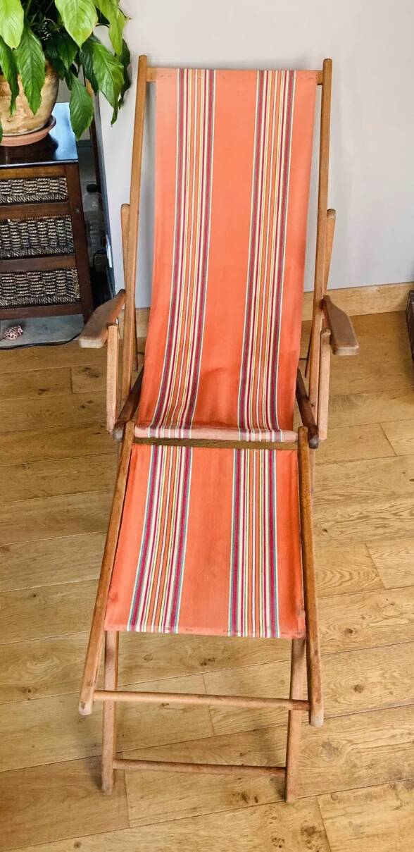 Folding chair known as a sun lounger from the early 20th century