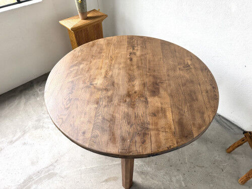 Brutalist round table in solid oak, 1950s.
