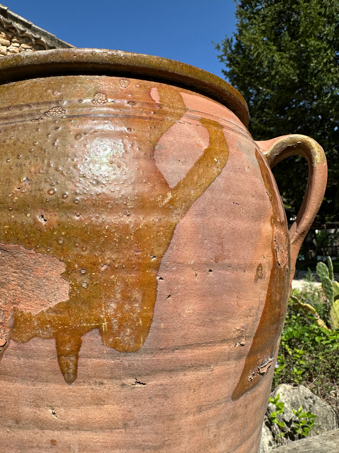 Ancient terracotta pottery jar