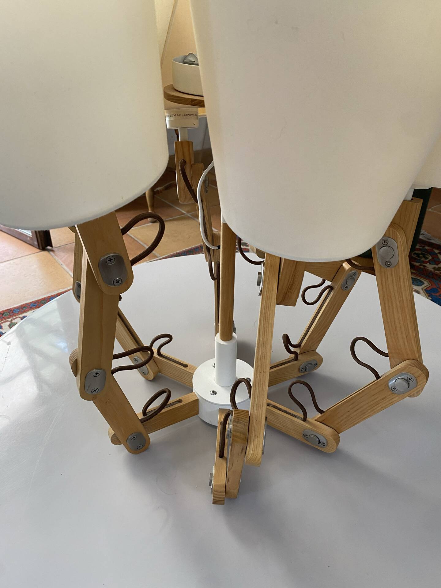 Lustre scandinave avec bras articulés