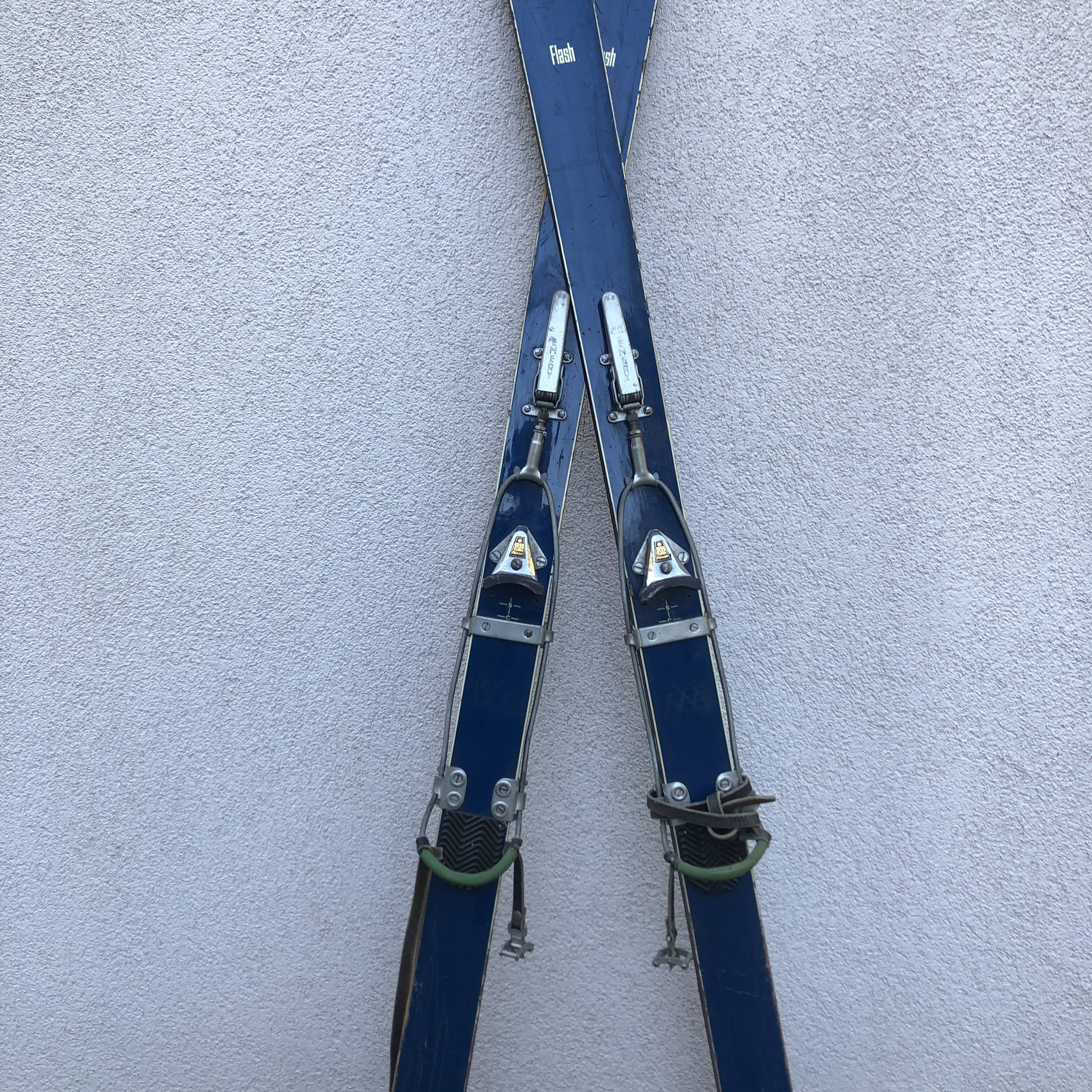 Skis