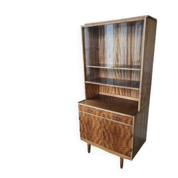 Armoire vitrifiée mid-century en bois marron à pieds effilés et placage décoratif, 1960s