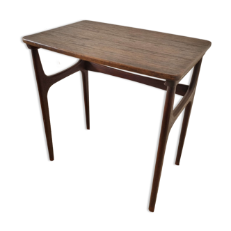 Table d'appoint scandinave foncée