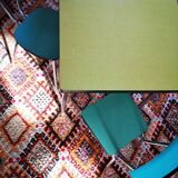 Stretch table set in formica and 4 chairs
